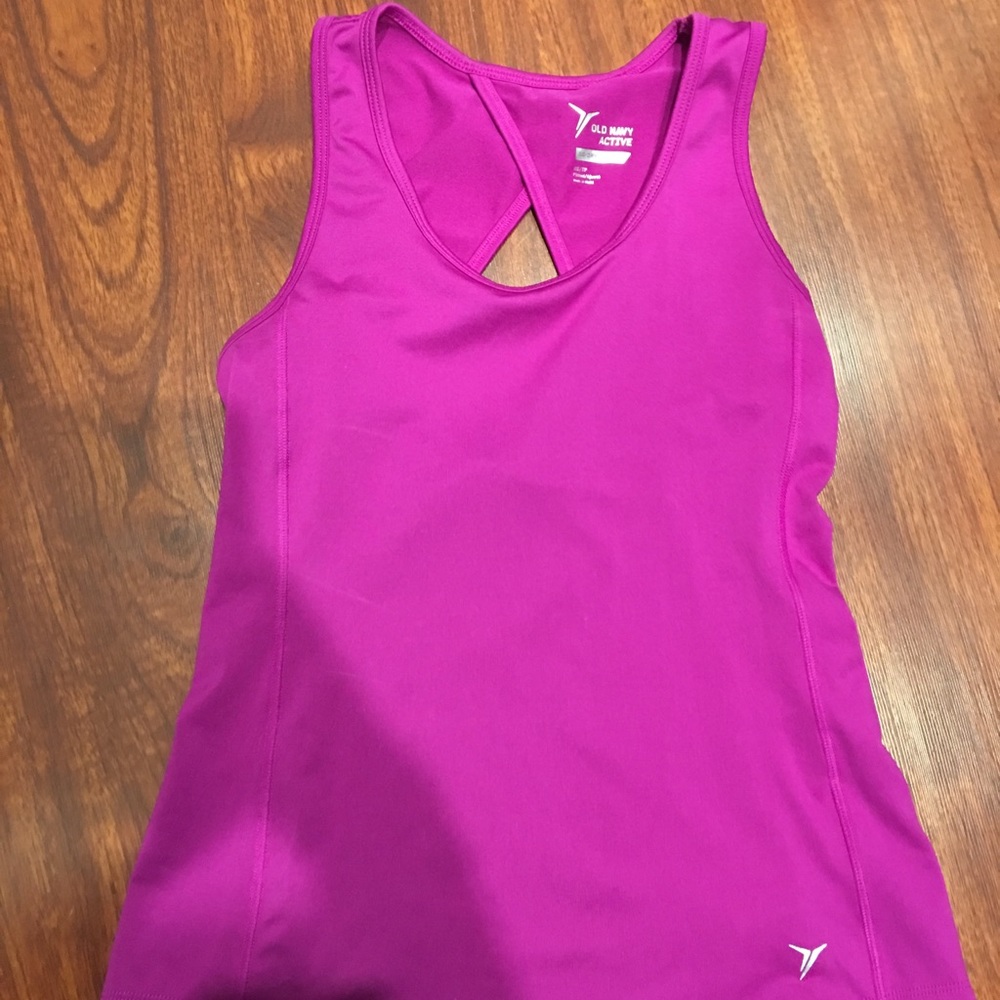 Fitness tank with back cut out